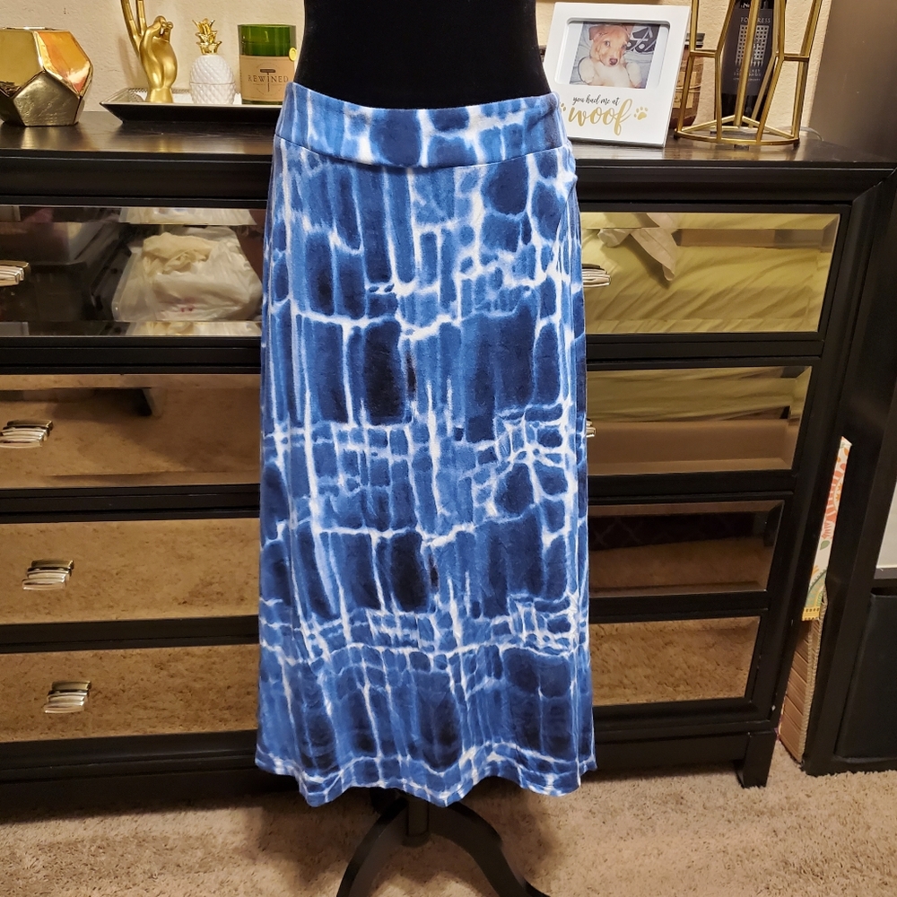 EUC Chico's Blue Tie dye Long Skirt Sz 2